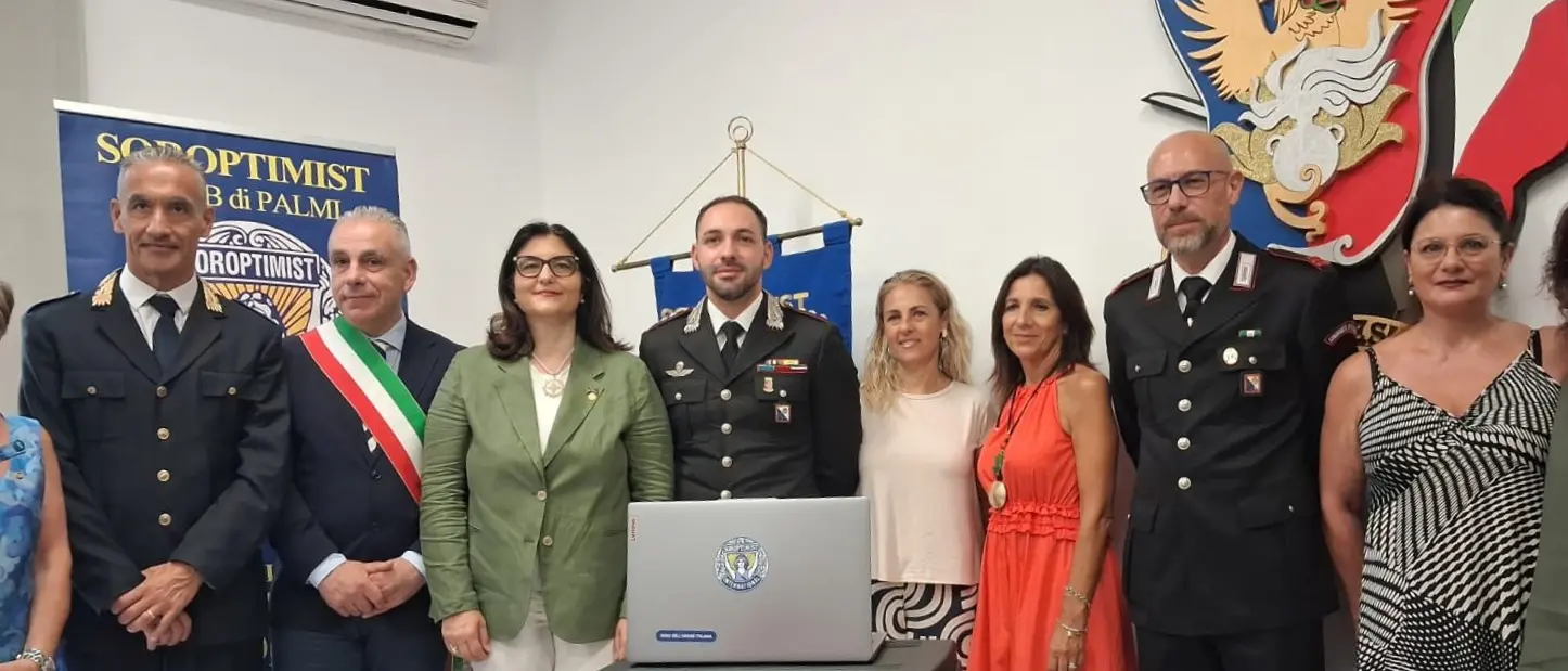 Taurianova, ai Carabinieri il kit portatile “Una stanza tutta per sé” per le vittime di violenza di genere\n