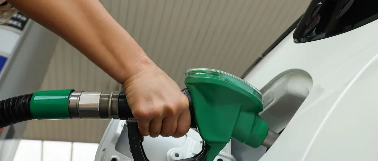 Carburanti alle stelle in Calabria, il gasolio supera i 2,20 al litro:\u00A0«Subito il taglio delle accise»\n
