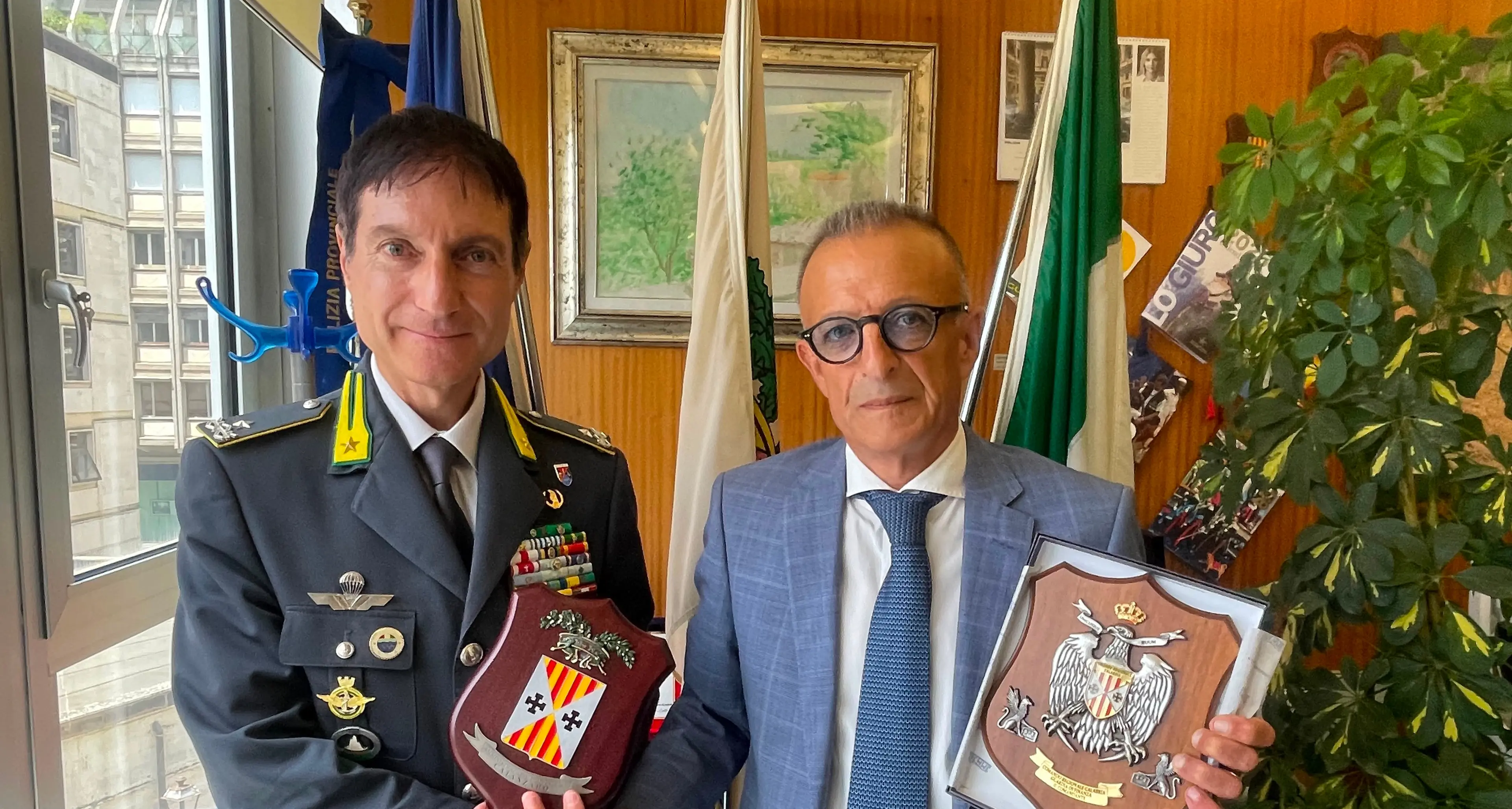 Il\u00A0presidente della Provincia di Catanzaro riceve il Comandante regionale della Guardia di Finanza\u00A0\n