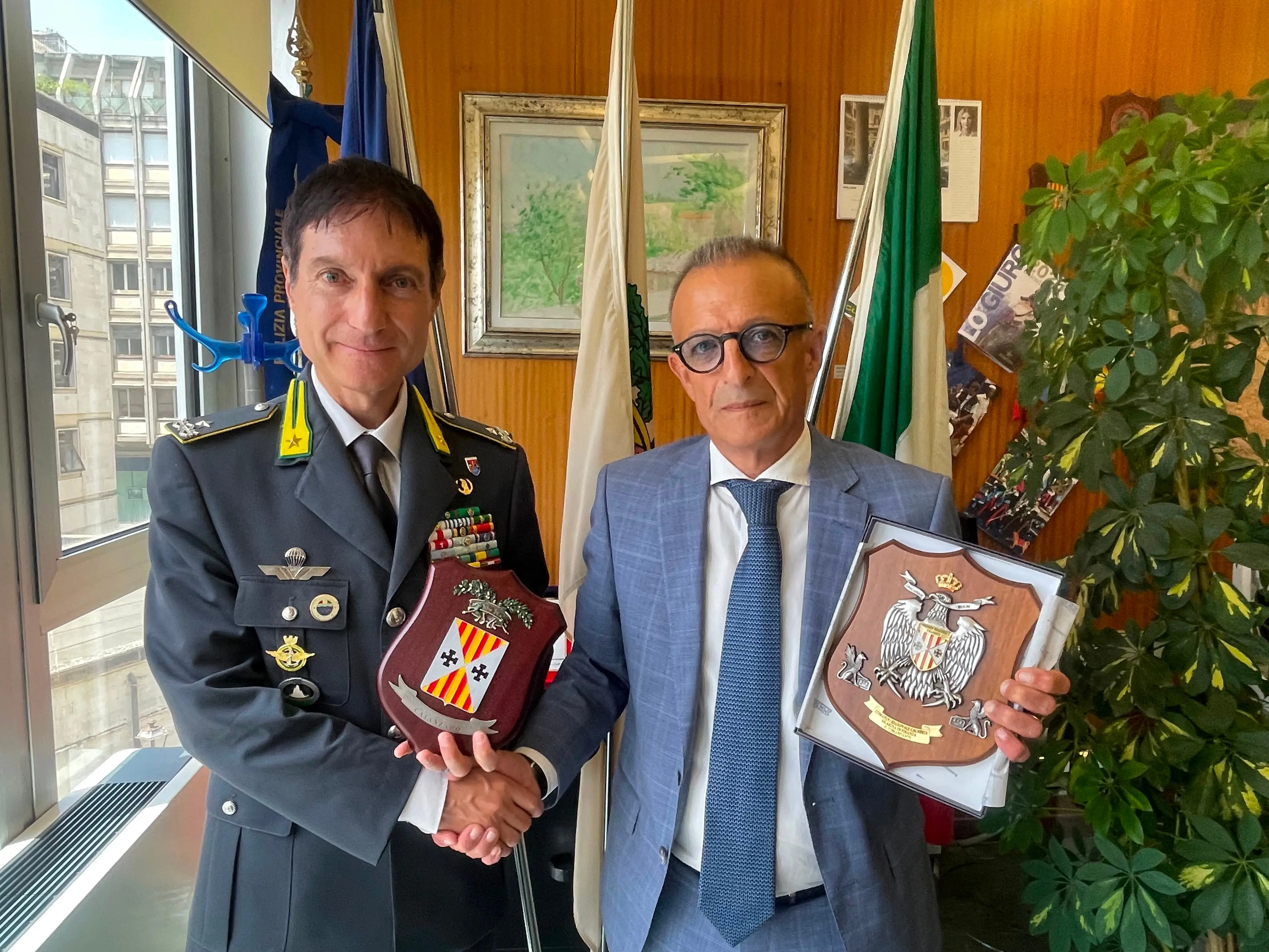 Il\u00A0presidente della Provincia di Catanzaro riceve il Comandante regionale della Guardia di Finanza\u00A0\n
