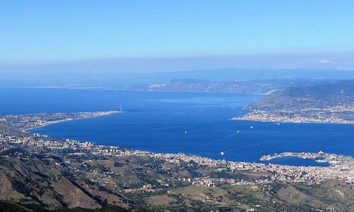 Lo Stretto di Messina a nuoto: in 80\u00A0parteciperanno alla 62esima edizione della Traversata da Capo Peloro a Villa\n