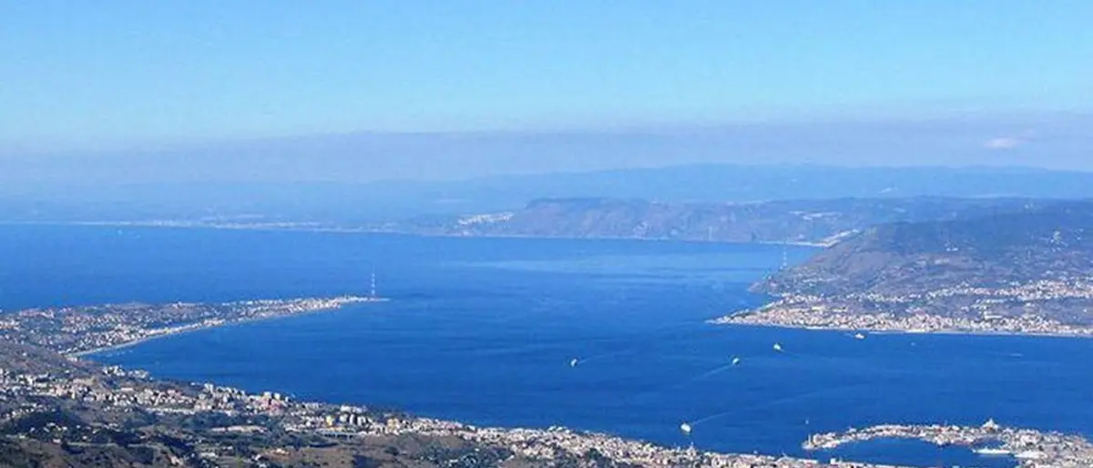Lo Stretto di Messina a nuoto: in 80\u00A0parteciperanno alla 62esima edizione della Traversata da Capo Peloro a Villa\n