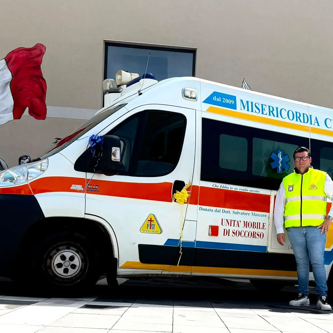 Sindaco del Crotonese rinuncia all’indennità e regala un’ambulanza al paese nel giorno del suo compleanno\n