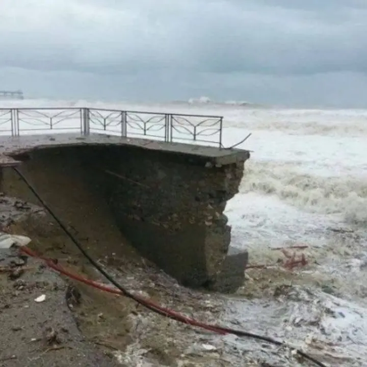 In Calabria coste sbriciolate dalla crisi climatica:\u00A0oltre cento eventi estremi dal 2010\n\n\n