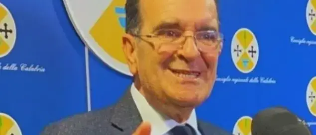 Il capogruppo di Tridico Presidente in Consiglio regionale, Enzo Bruno: «Il 118 è al collasso»\n