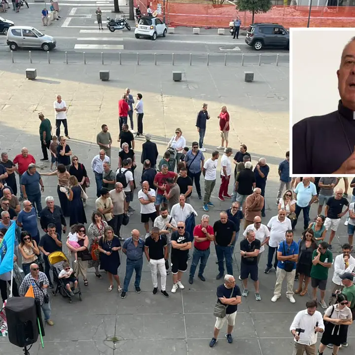 Vertenza Amaco, Checchinato fa sentire la sua vicinanza ai lavoratori in sit-in\n