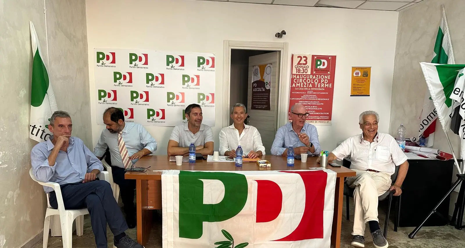 Il Pd si ritrova sull’aeroporto: «Lo scalo di Lamezia torni a servizio del territorio, basta con l’uso strumentale della Sacal»