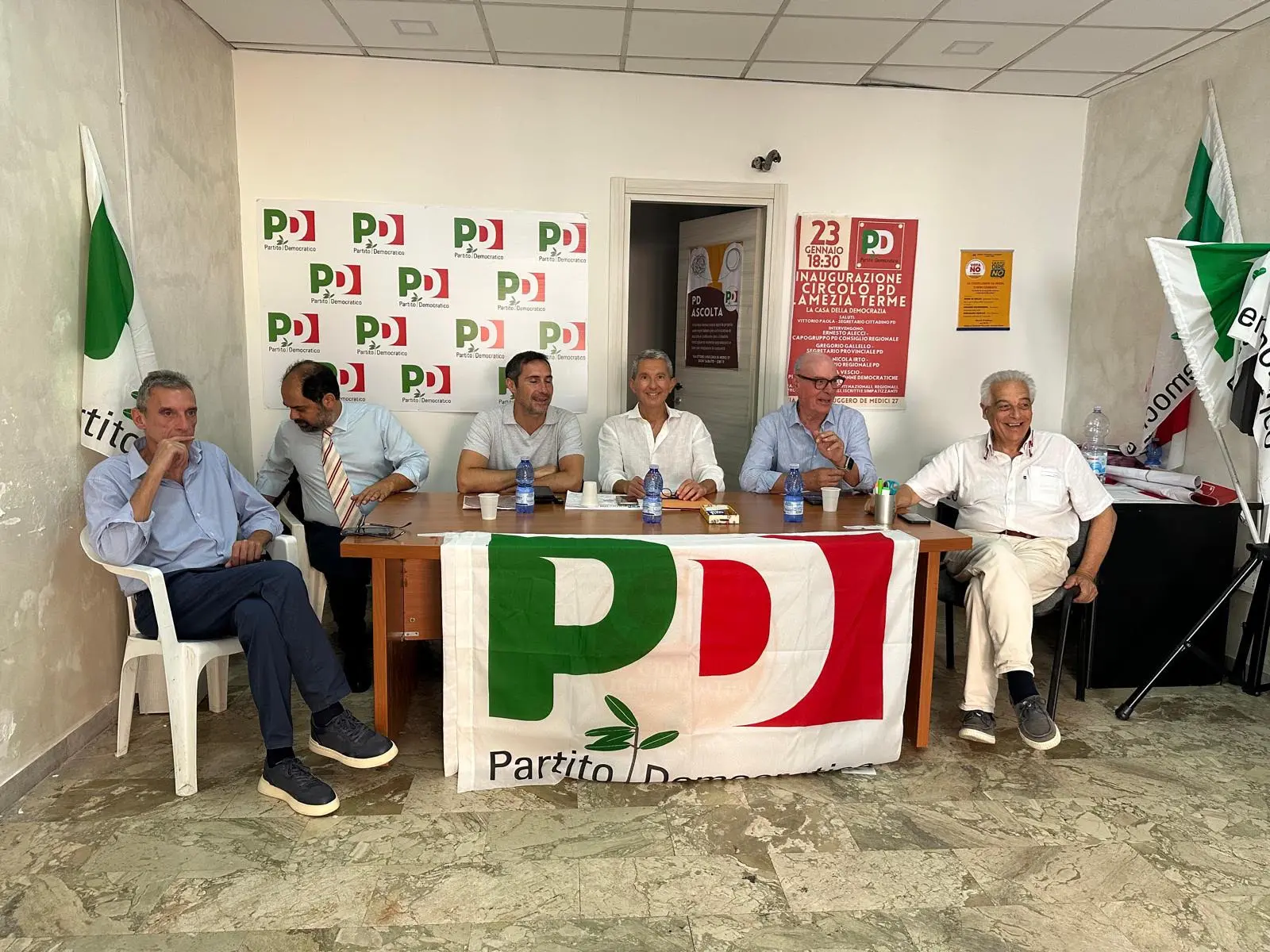 Il Pd si ritrova sull’aeroporto: «Lo scalo di Lamezia torni a servizio del territorio, basta con l’uso strumentale della Sacal»