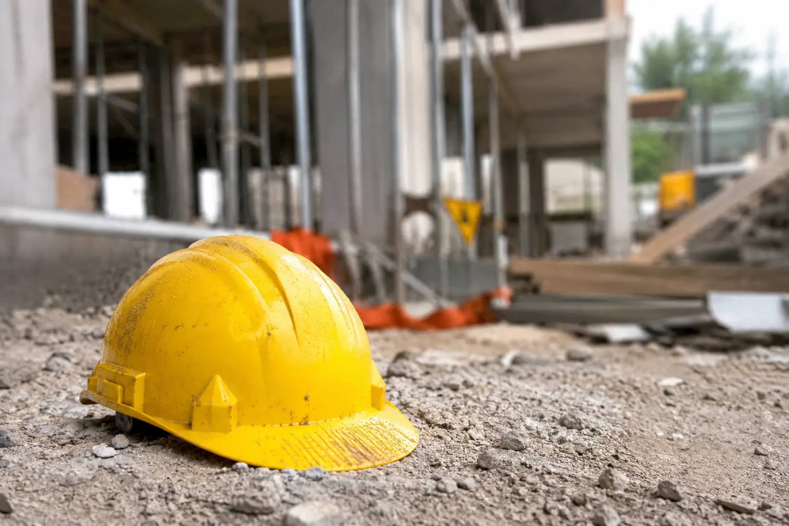 Tragedia sul lavoro nel Brindisino, cede una tettoia in cantiere: un morto e un ferito grave\n