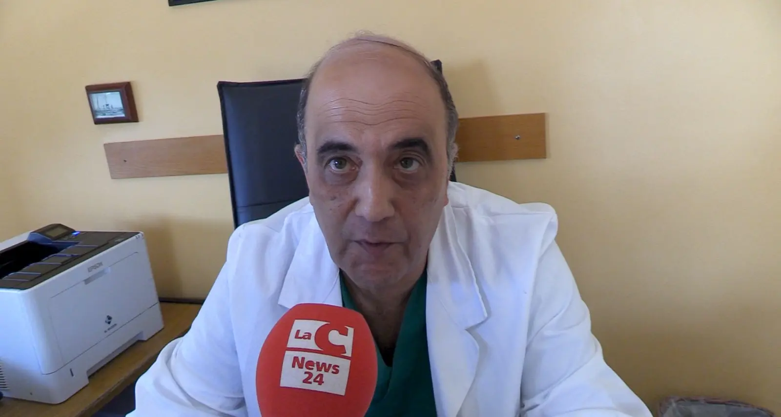<p><span style=\"color:hsl(0, 75%, 60%);\">Legionella a Reggio Calabria</span>: nessun allarme epidemia. Il primario Kunker: «Il contagio non avviene tra persone»</p>