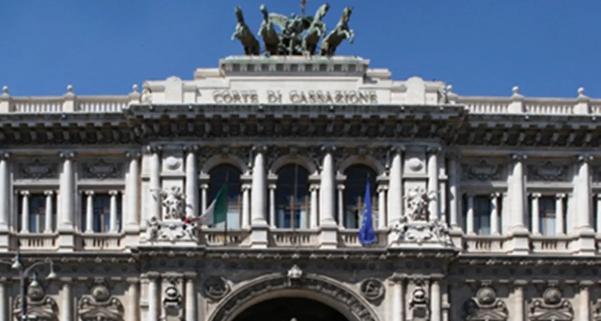 Estorsioni a Isola Capo Rizzuto, la Cassazione annulla il carcere per\u00A058enne: «Non basta il cognome per farne un mafioso»\n