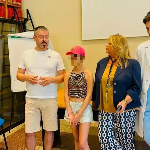 <p>A 12 anni operata d’urgenza a Cosenza per un’encefalopatia gravissima, il grazie di Francesca ai medici: «Mi avete salvato la vita»</p>