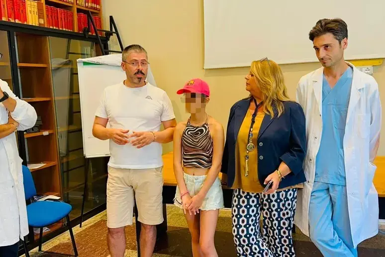 A 12 anni operata d’urgenza a Cosenza per un’encefalopatia gravissima, il grazie di Francesca ai medici:\u00A0«Mi avete salvato la vita»\n