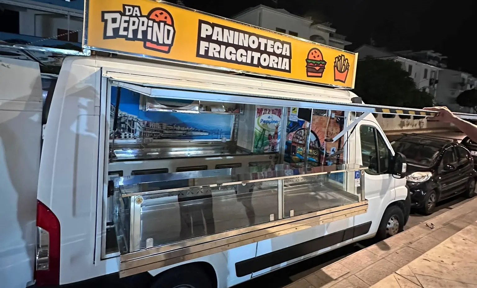 Diamante, riapre il food truck \"Da Peppino\": venerdì il ritorno sul lungomare dopo la tragedia del botulino\n