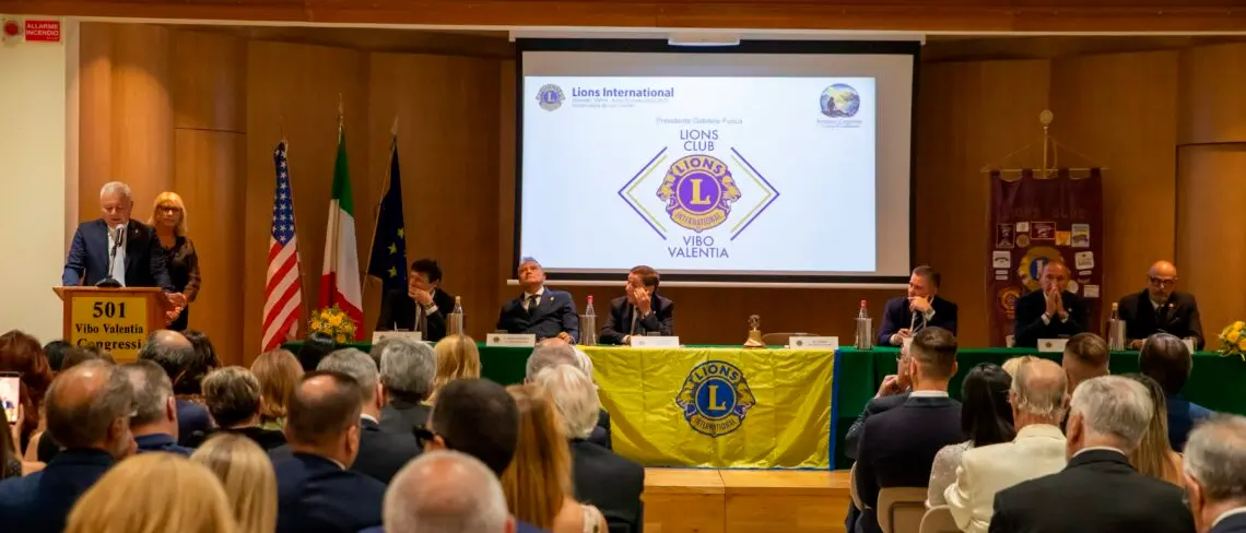 Lions Club Vibo Valentia, passaggio della campana: Gabriele Fusca succede a Domenico Caporale nel segno del \"We Serve\"\n