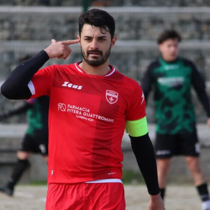 Promozione, il Taverna ricomincia dal suo simbolo: ufficiale il rinnovo di bomber\u00A0Rosario Cariati\n\n\n