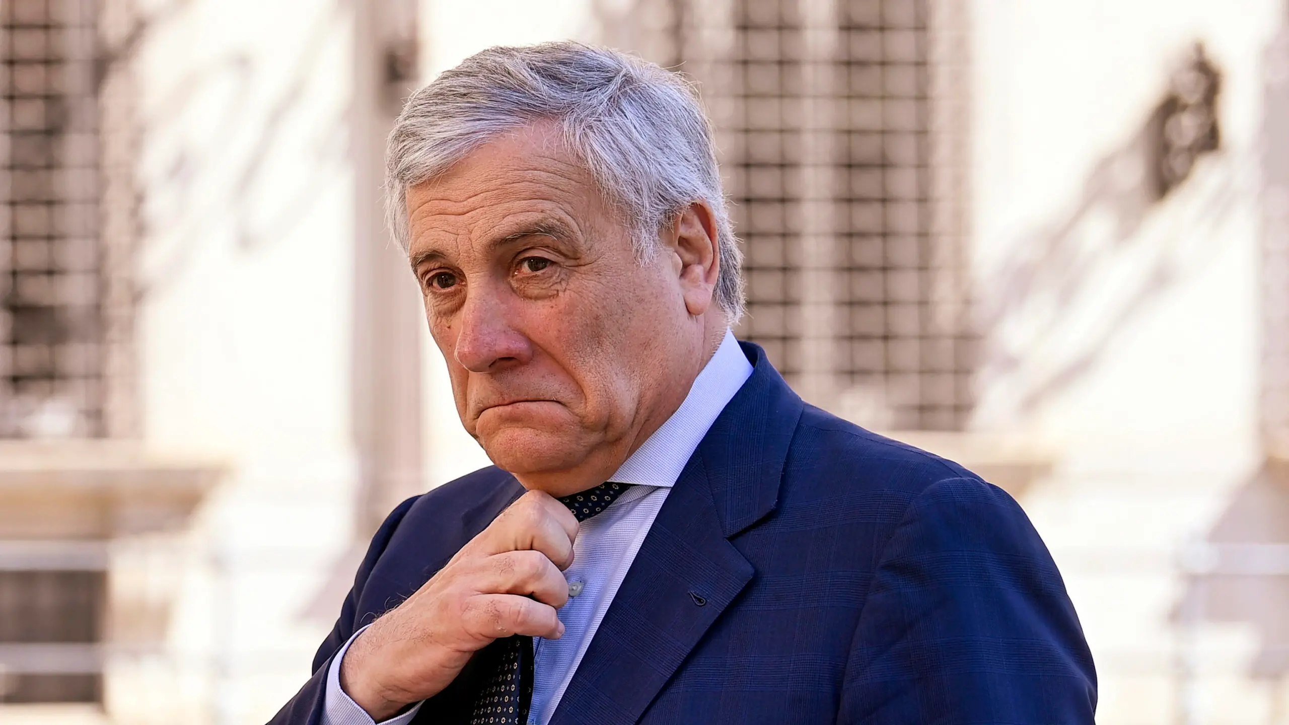 Il vice presidente di Forza Italia, Antonio Tajani, davanti Palazzo Chigi a Roma, 15 luglio 2022. ANSA/RICCARDO ANTIMIANI , ANSA