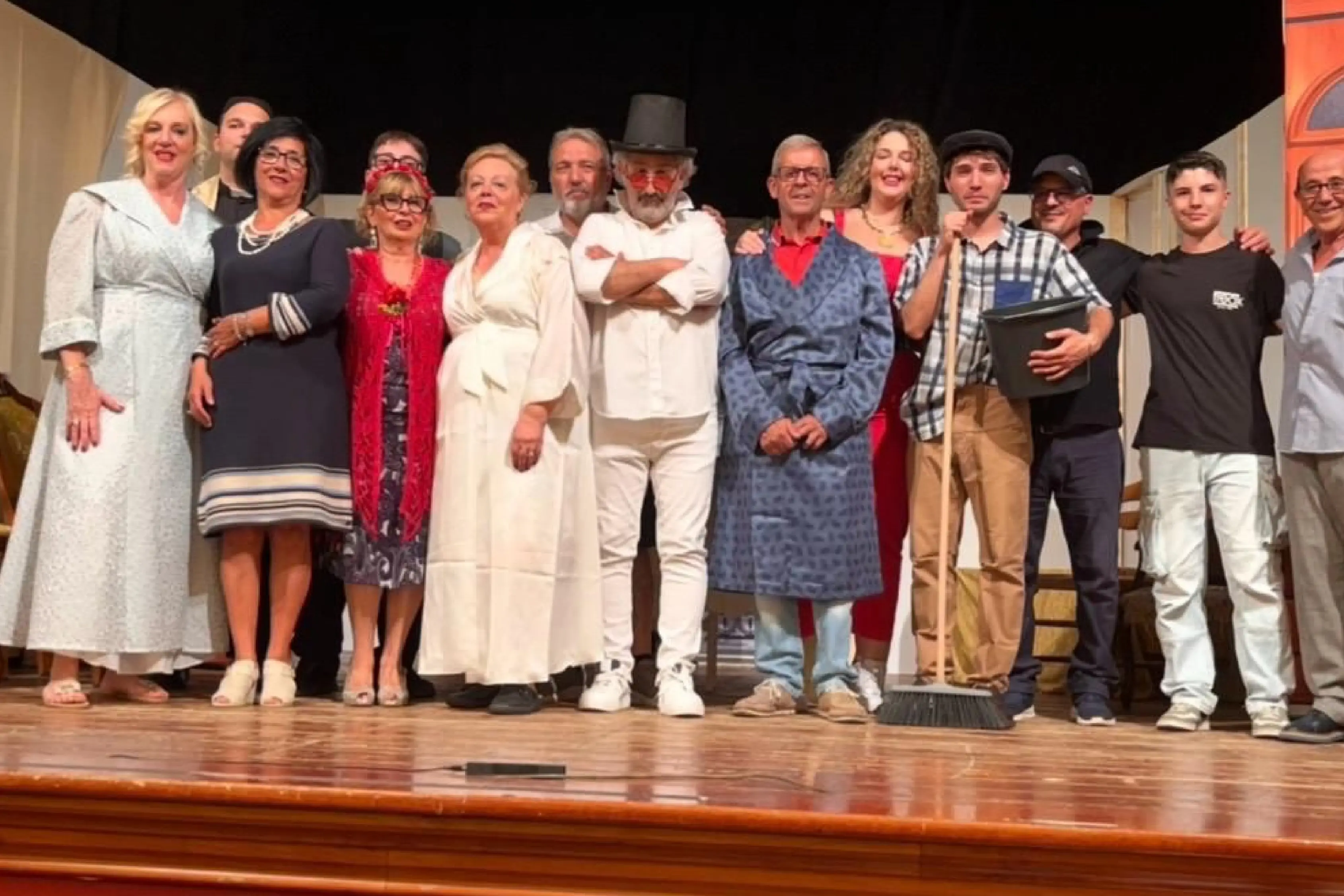 Ai Laghi di Sibari torna il teatro: la Compagnia Telys porta in scena “Il Morto è vivo”\n