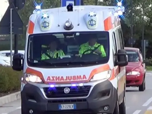 Capo Vaticano, tragedia sulla spiaggia di Grotticelle: giovane madre muore dopo un malore mentre fa il bagno
