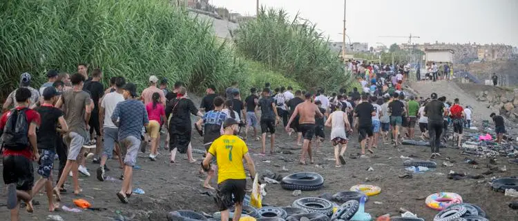Ceuta travolta dall'emergenza migratoria: entrati in 60mila, 25mila già rimpatriati. Almeno 43 morti\n