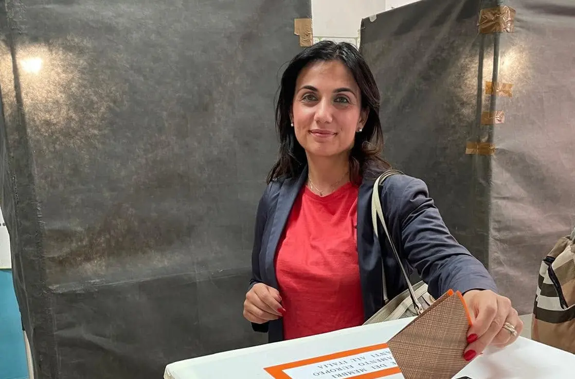 Lions Club Vibo Valentia al fianco di Laura Pugliese: «Legalità e impegno civile non possono essere intimiditi»\n