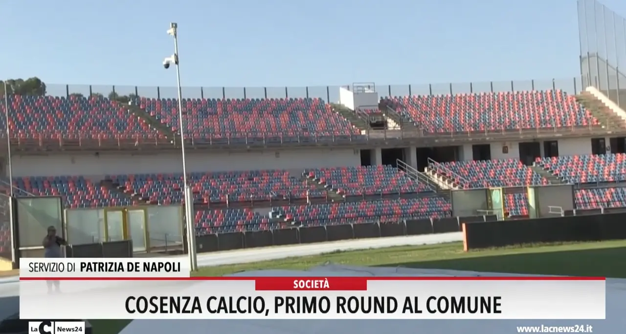 Cosenza calcio, primo round al Comune