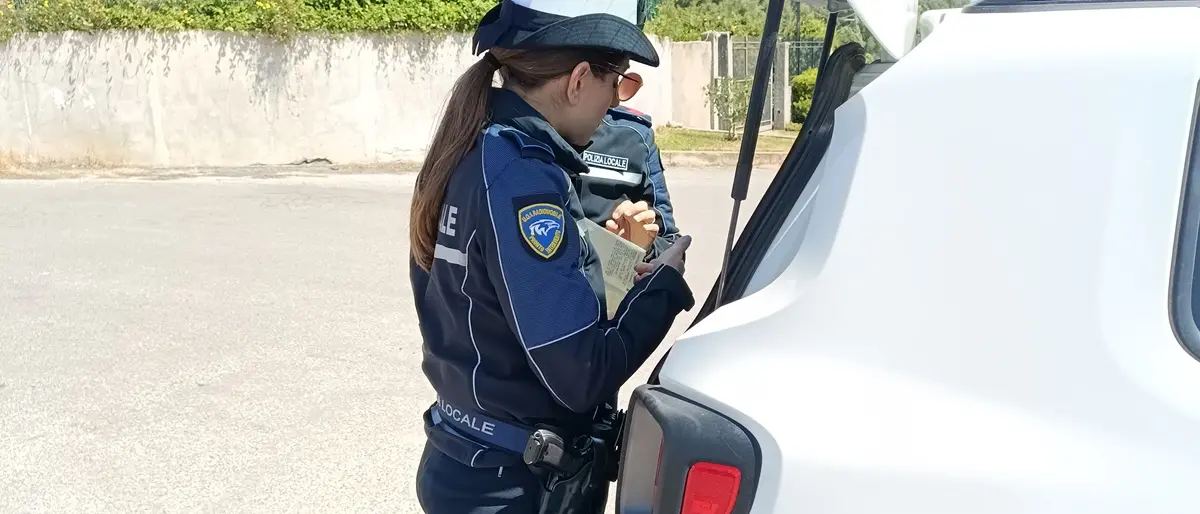 Occupazioni di suolo pubblico, a Palmi\u00A0sanzionati 15 esercizi e accertata l’evasione di tributi per oltre 50mila\u00A0euro\u00A0\n