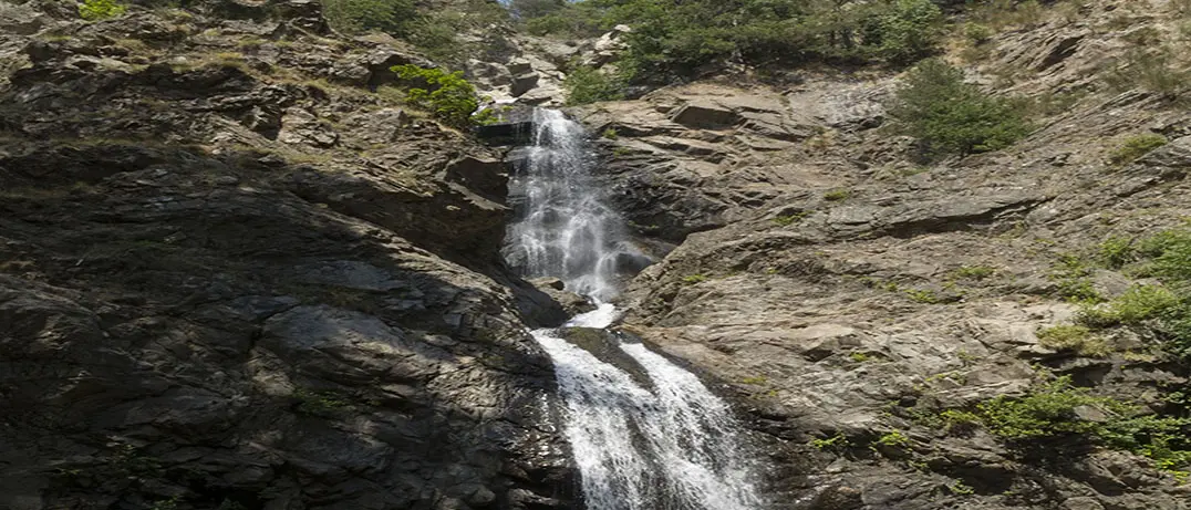 Cascate del Maesano: il cuore selvaggio dell’Aspromonte tra acqua, boschi e leggende\n
