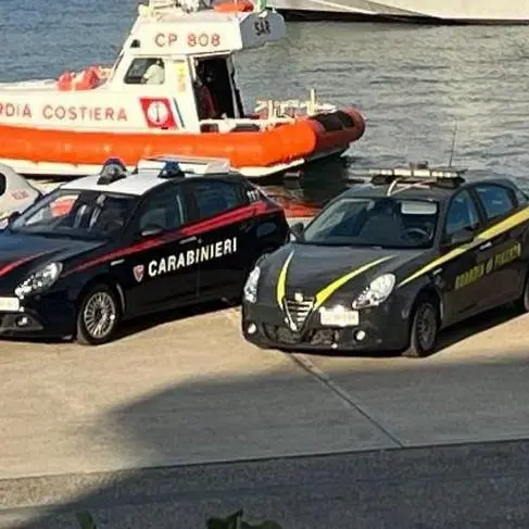 Controlli sulla Costa degli Dei, scoperti due lavoratori in nero e sequestrati 30 chili di alimenti: multe anche in mare\n