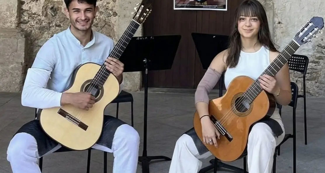 Non solo grandi interpreti ma anche giovani talenti del luogo: a Guitaromanie\u00A0protagonisti Aurora Cutellè e Tommaso Grillo\n