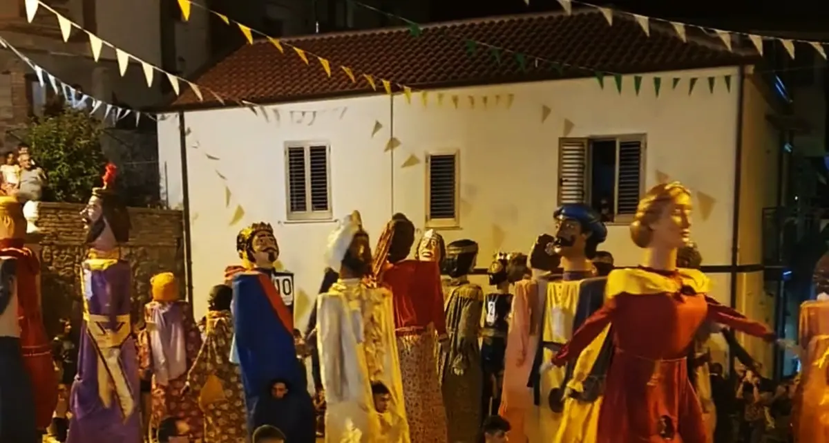 A Comerconi torna il raduno dei Giganti: il 7 agosto Mata e Grifone invadono le vie del paese per la quinta edizione\u00A0\n