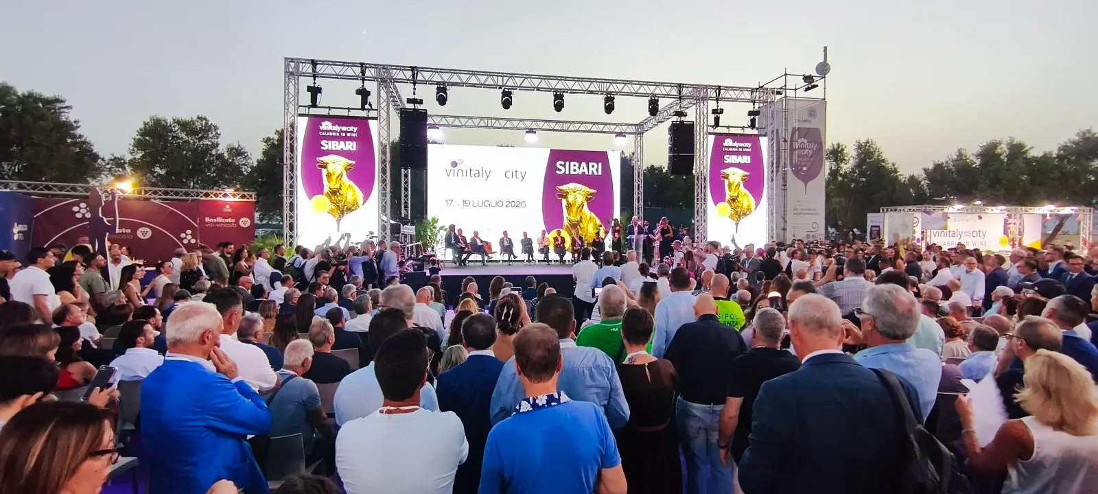Il Vinitaly debutta a Reggio Calabria, Gallo:\u00A0«Pronti a una nuova sfida». Cannizzaro:\u00A0«La città è preparata»\n