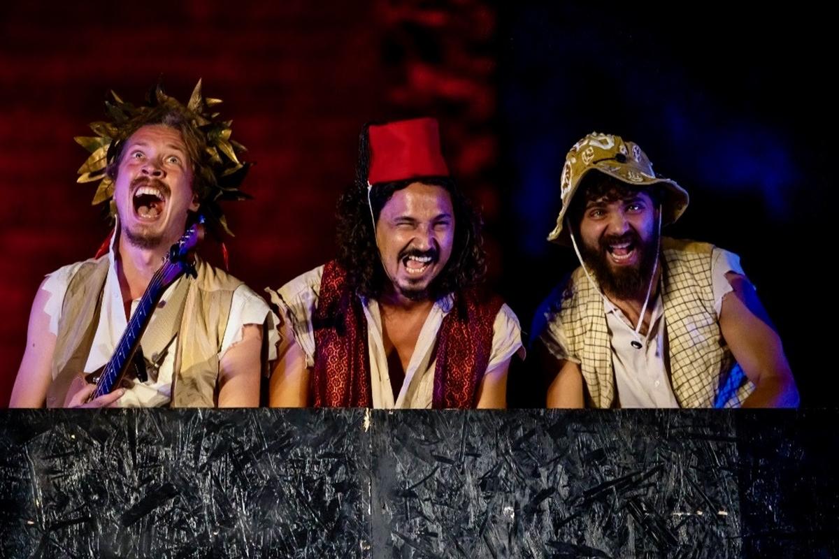 Festival del Teatro Classico a Portigliola: spettacolo Agamenno-Man con ironia e modernità