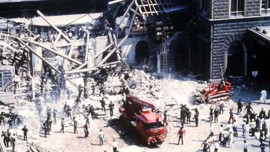 Bologna in\u00A0marcia per ricordare la strage del 2 agosto 1980, Lepore: «È il giorno più importante per la nostra città»\n