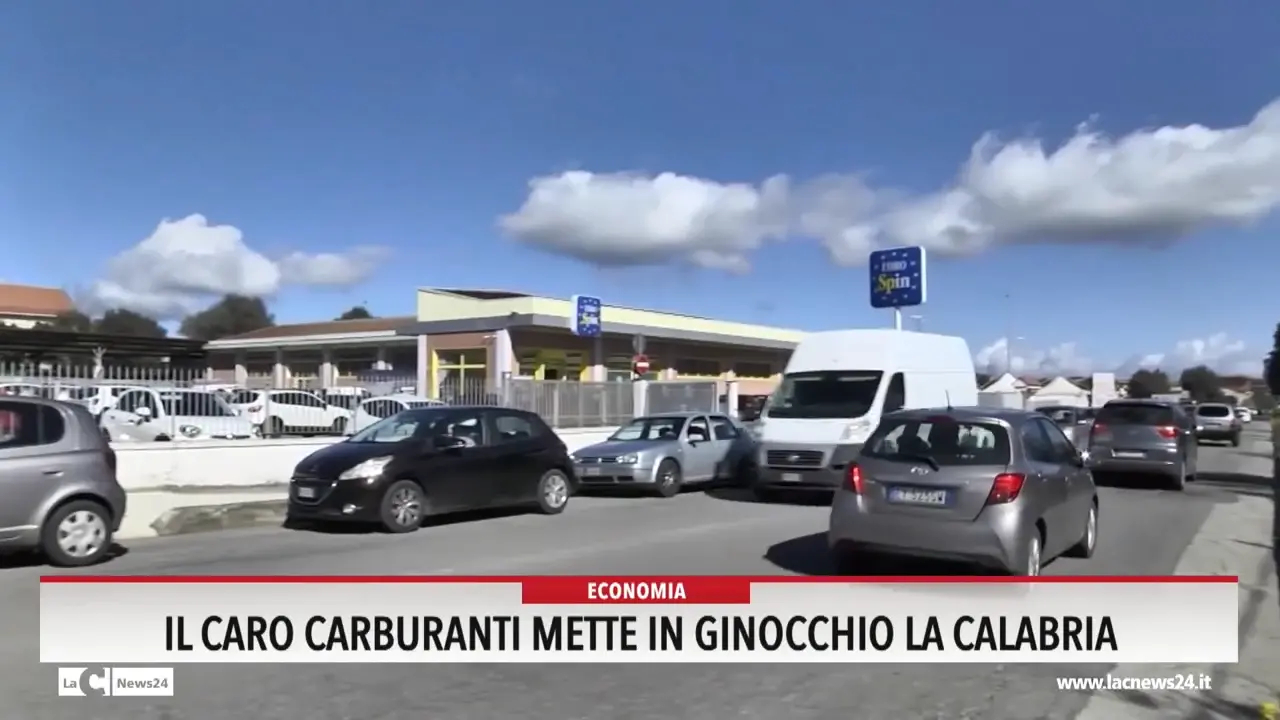 Il caro carburanti mette in ginocchio la Calabria