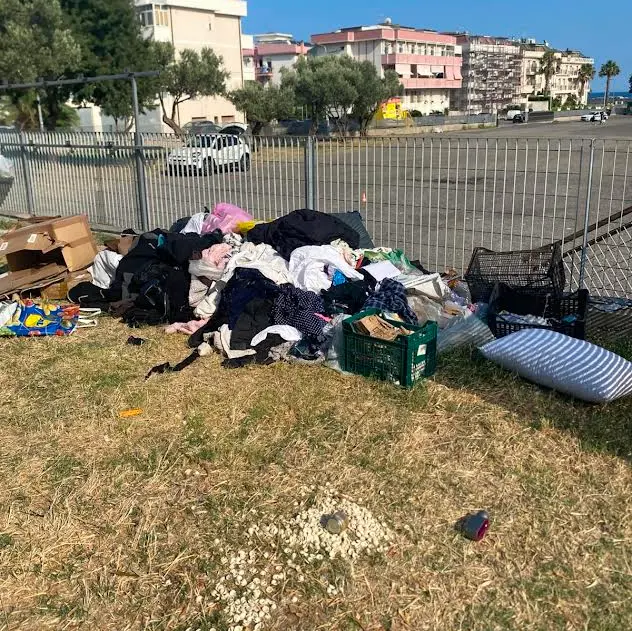 <p>Mercati rionali, Costa: «I punti di raccolta sono ormai diventati <span style=\"color:hsl(0, 75%, 60%);\">discariche abusive</span>»</p>