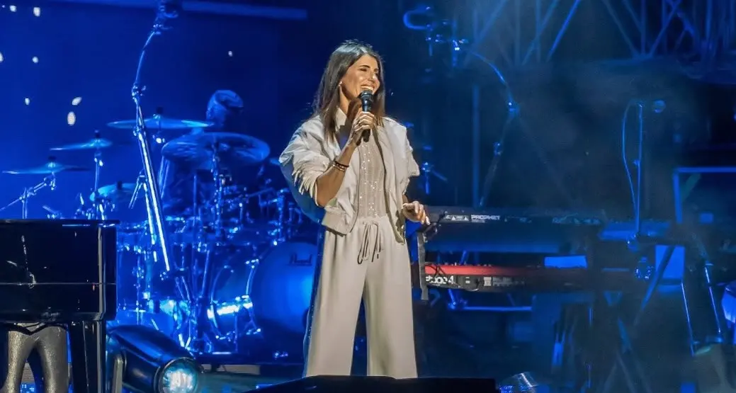 Roccella ai piedi di Giorgia: standing ovation al Teatro al Castello\n