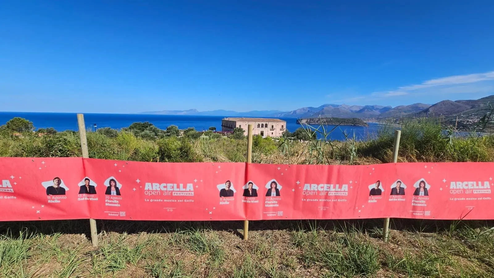 Arcella Open Air, iniziati i lavori di allestimento: la grande musica incontra uno dei panorami più suggestivi del Sud Italia\n