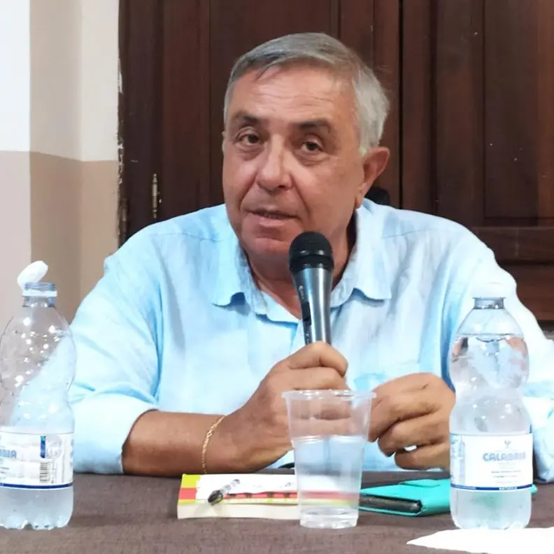 Limbadi, al via la rassegna “E…state con i libri”:\u00A0si parte con\u00A0Santo Gioffrè e il suo nuovo romanzo “Il tempo del male”\n