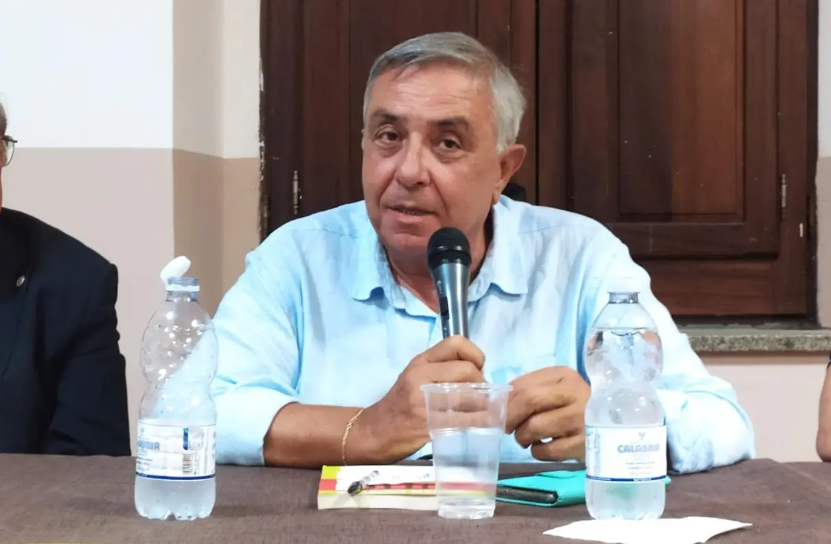 Limbadi, al via la rassegna “E…state con i libri”:\u00A0si parte con\u00A0Santo Gioffrè e il suo nuovo romanzo “Il tempo del male”\n