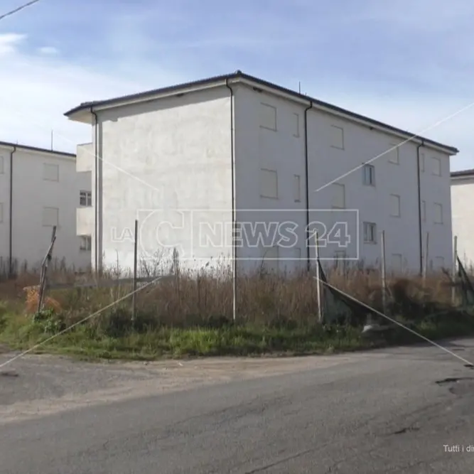 Smantellamento tendopoli San Ferdinando e migranti negli alloggi a Rosarno,\u00A0il sindaco\u00A0Cutrì: «Una nuova stagione per il territorio»\u00A0\n