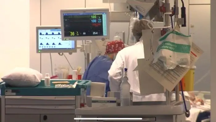 Muore a 13 anni dopo averne passati nove in coma,\u00A0Mattia Maestri non ce l'ha fatta:\u00A0fatale nel 2017 un formaggio contaminato\n