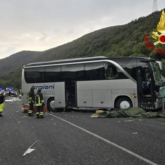 Tragedia sulla Terni-Rieti, sei morti e 34 feriti in uno scontro\n