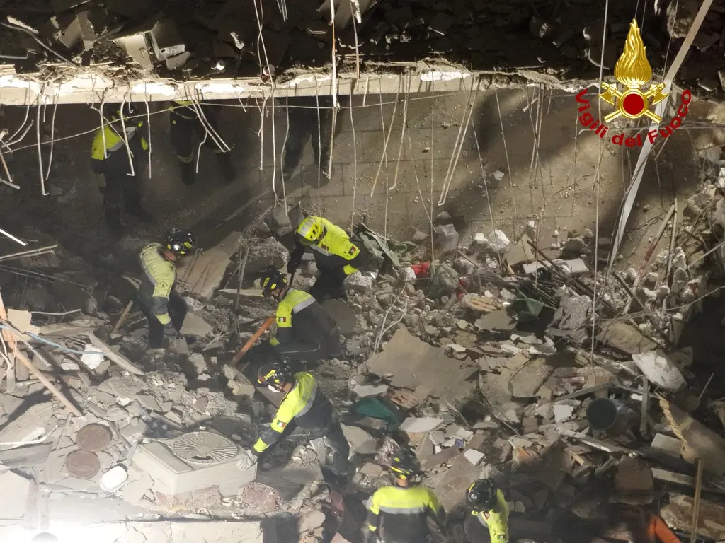 Crollo palazzina a Messina, ancora tre dispersi. Oggi gli interrogatori degli indagati\n