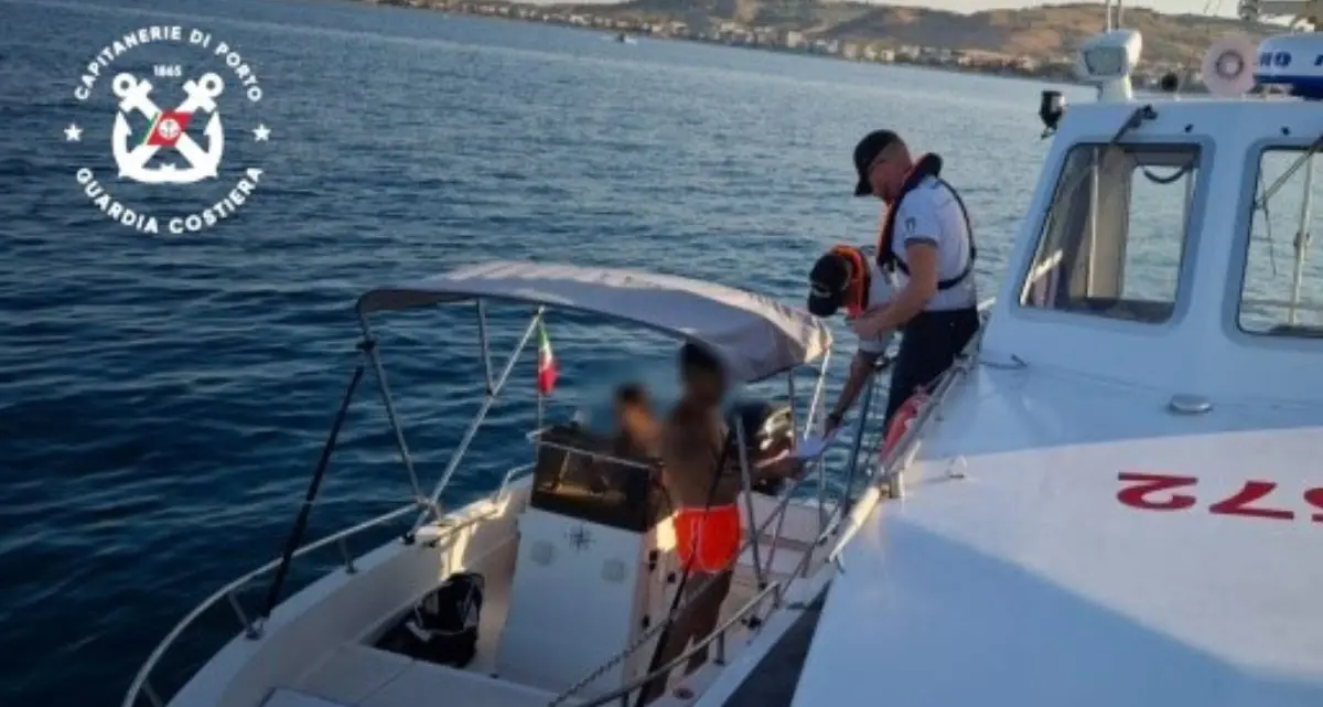 Guardia Costiera, controlli da Crucoli a Sellia Marina: 21 sanzioni per oltre seimila euro\n