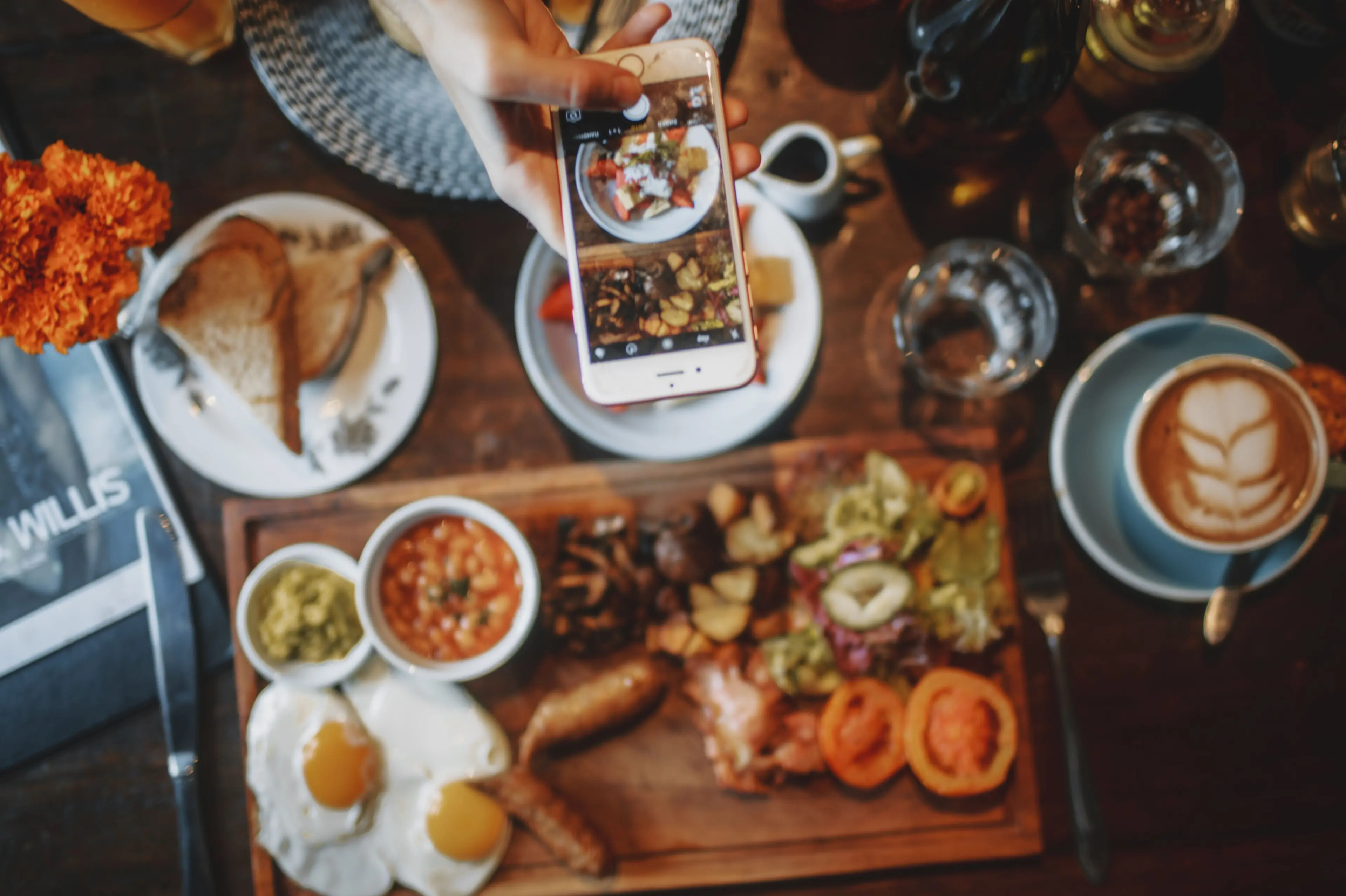 Il rumore del cibo, dalla tavola allo schermo: così la\u00A0cultura gastronomica è morta strangolata dagli algoritmi\n