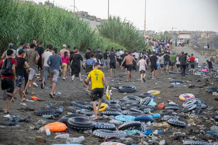Ceuta, la Spagna accusa l’Italia: «Governo non all’altezza sui migranti». Von der Leyen: «È una sfida europea»\n