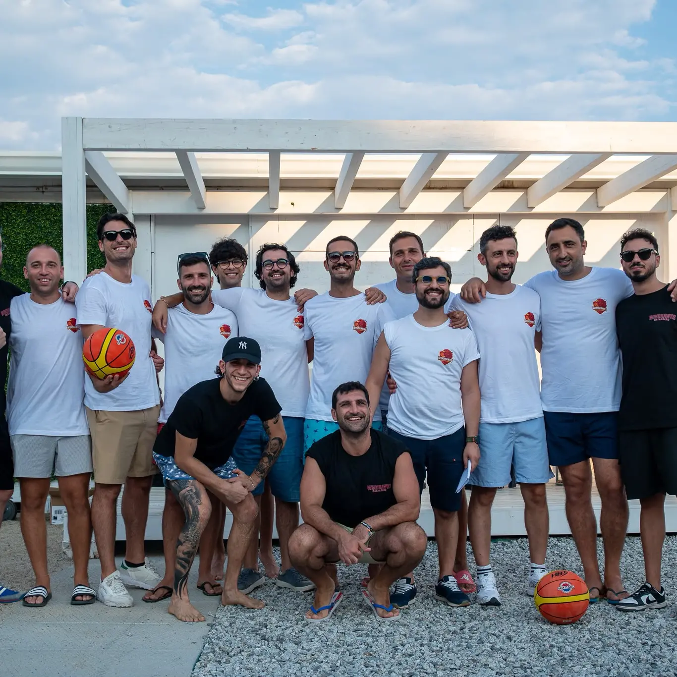 Basket Fest, la palla a spicchi diventa festa grazie ai Windhawks Catanzaro: tiri, giochi da tavolo e arte dal vivo