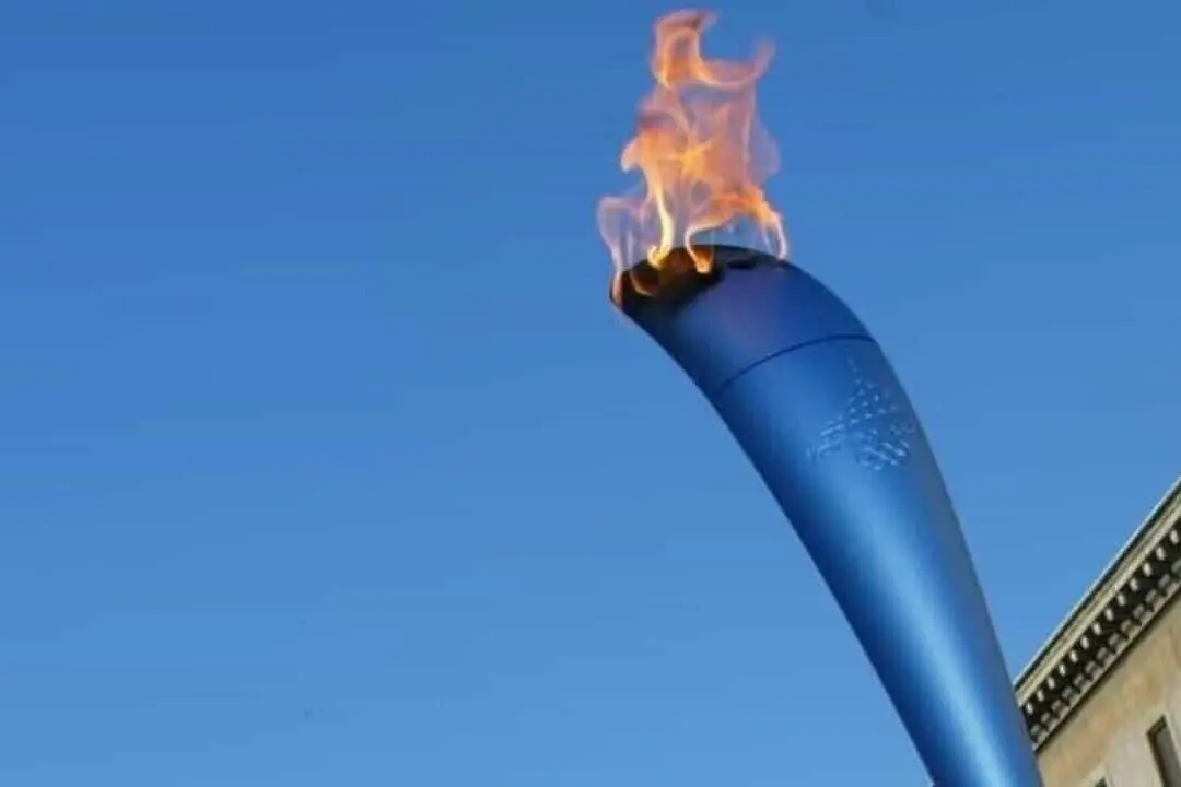 La torcia Olimpica torna a Catanzaro, e per sempre. L’omaggio della Fondazione Milano Cortina 2026 alla città per il contributo dato al viaggio della Fiamma
