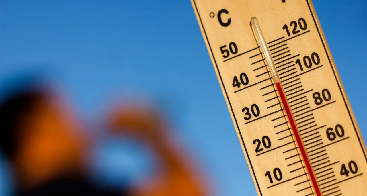<p>Caldo africano, l’estate non molla: <span style=\"color:hsl(0, 75%, 60%);\">nuova fiammata fino a Ferragosto</span>, ma arriva una breve tregua. Ecco quando</p>